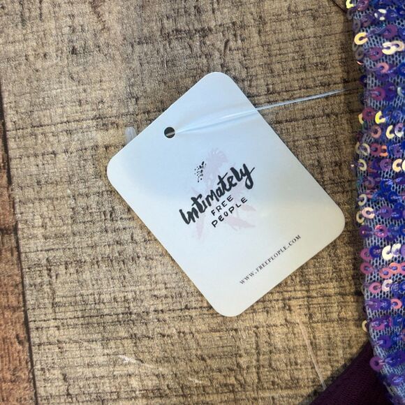 Free People Intimately Turn It On Cami Sequins Layered Plum Prune Large NEW NWT - Picture 13 of 13